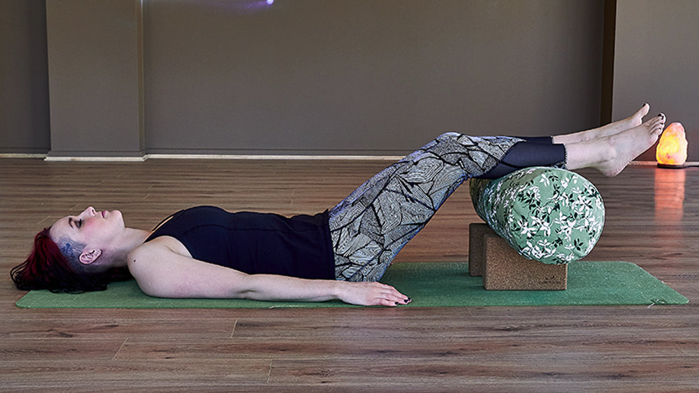30 Ways To Use Your Yoga Blocks Yoga blocks poses, Restorative yoga poses,  Yoga block, bloc yoga 